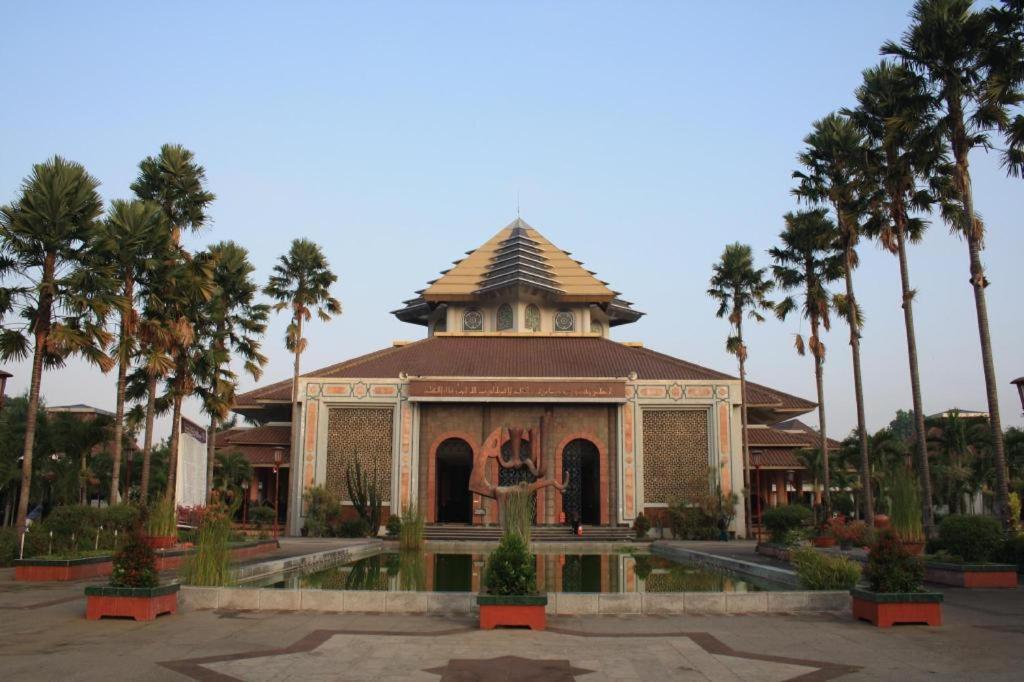 Puri Artha Hotel Yogyakarta Exterior foto