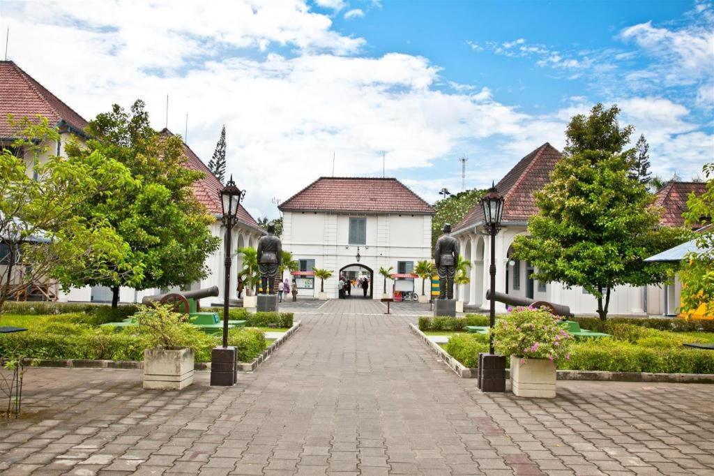 Puri Artha Hotel Yogyakarta Exterior foto