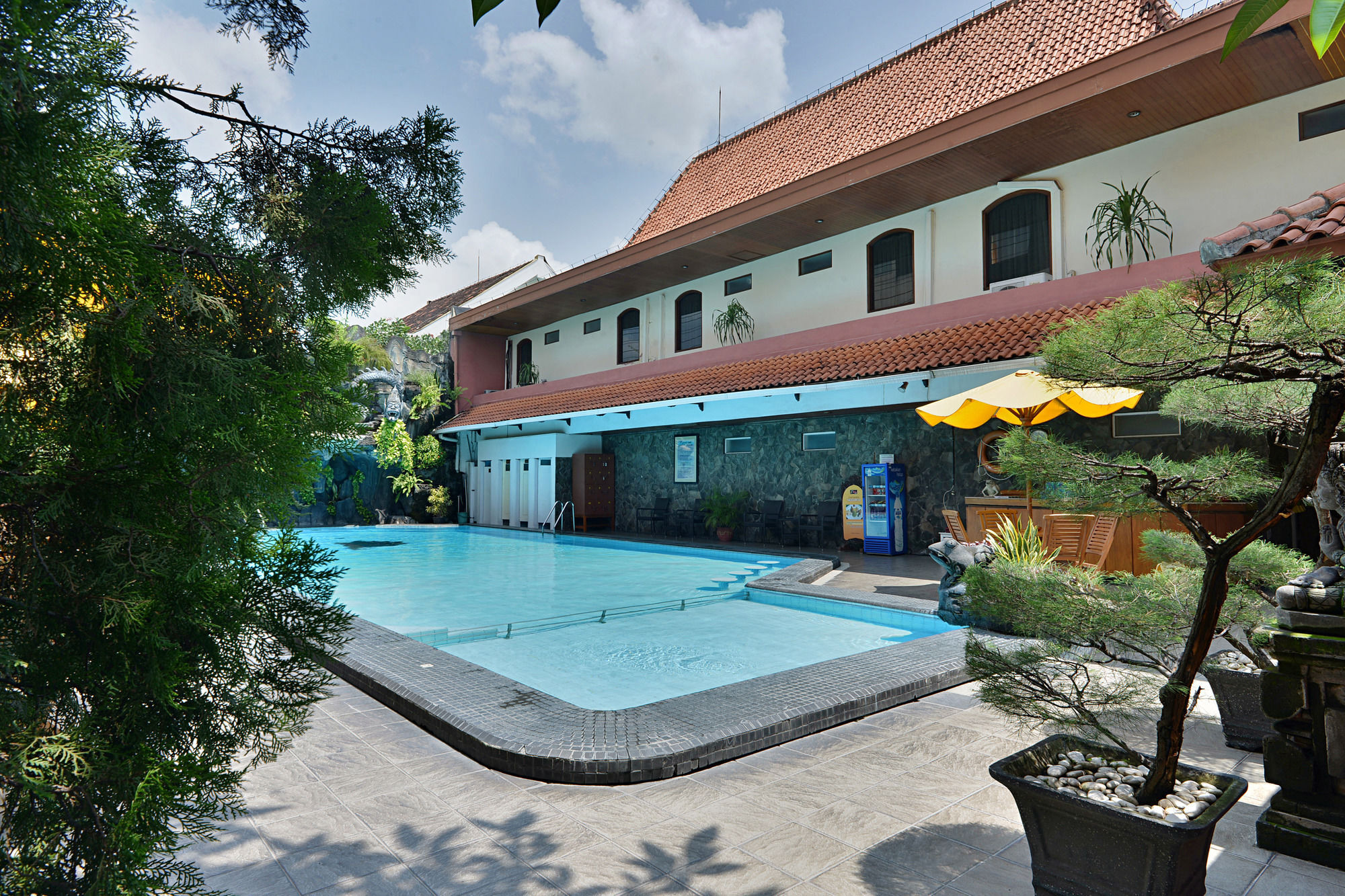 Puri Artha Hotel Yogyakarta Exterior foto